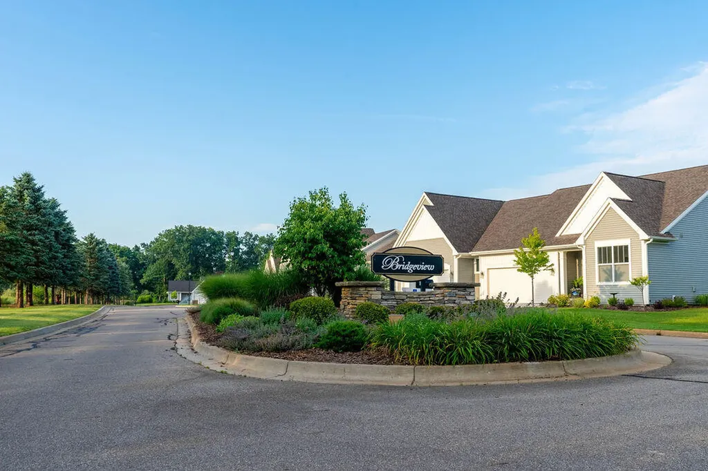 14104 Bridgeview Pointe Schoolcraft Village MI 49097