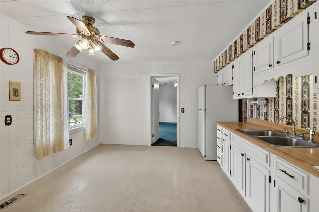 565 Collette Avenue Comstock Charter Township MI 49048