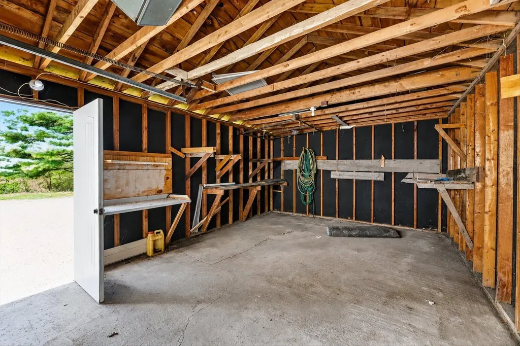 565 Collette Avenue Comstock Charter Township MI 49048