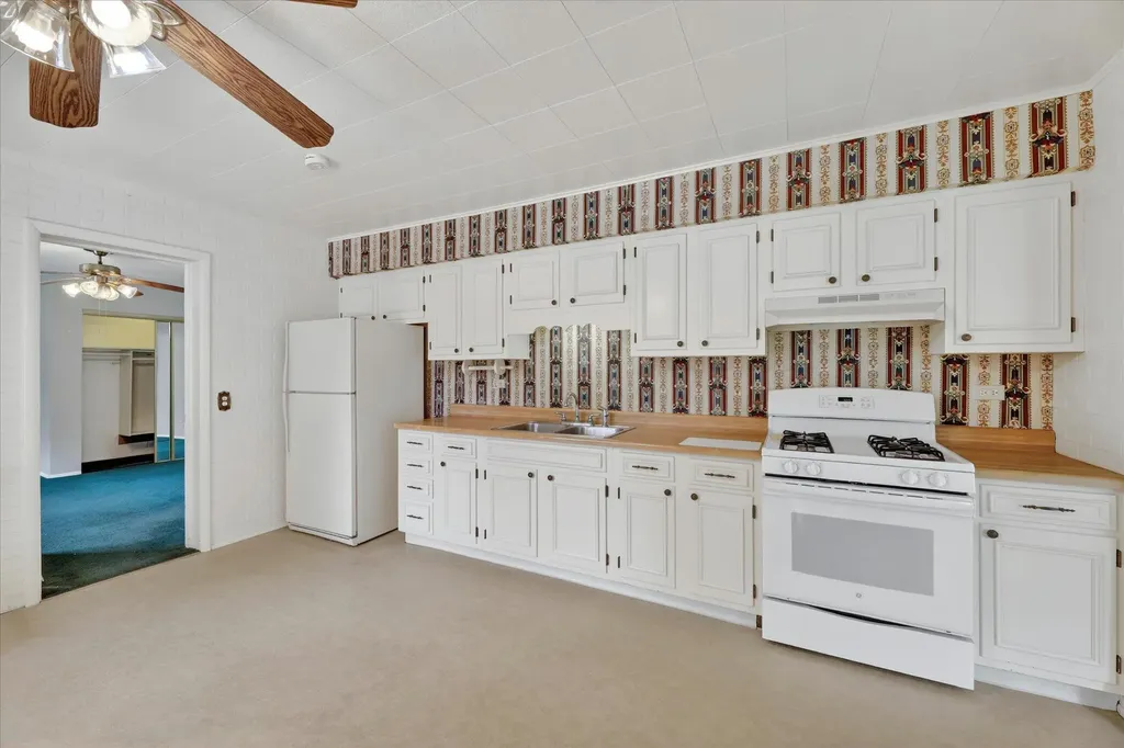 565 Collette Avenue Comstock Charter Township MI 49048