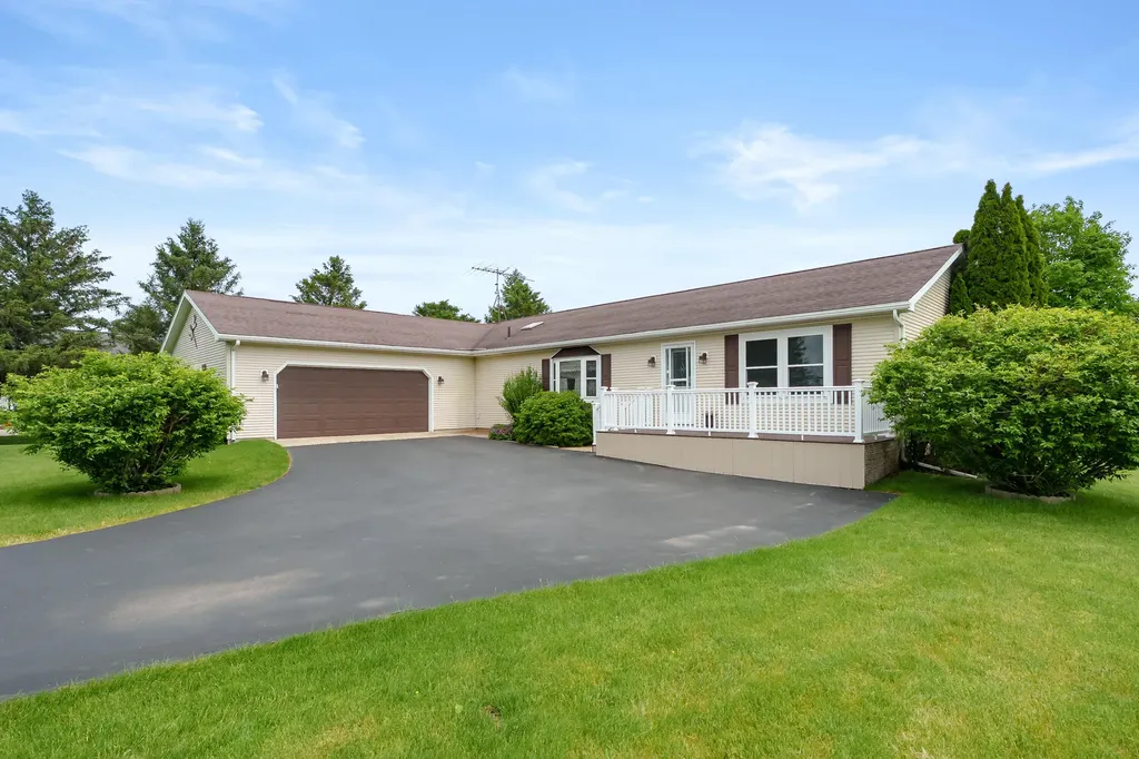 52495 Pulver Road Flowerfield Township MI 49093