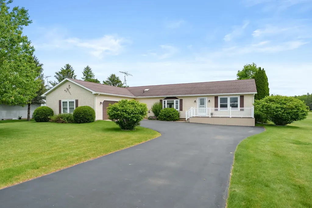 52495 Pulver Road Flowerfield Township MI 49093
