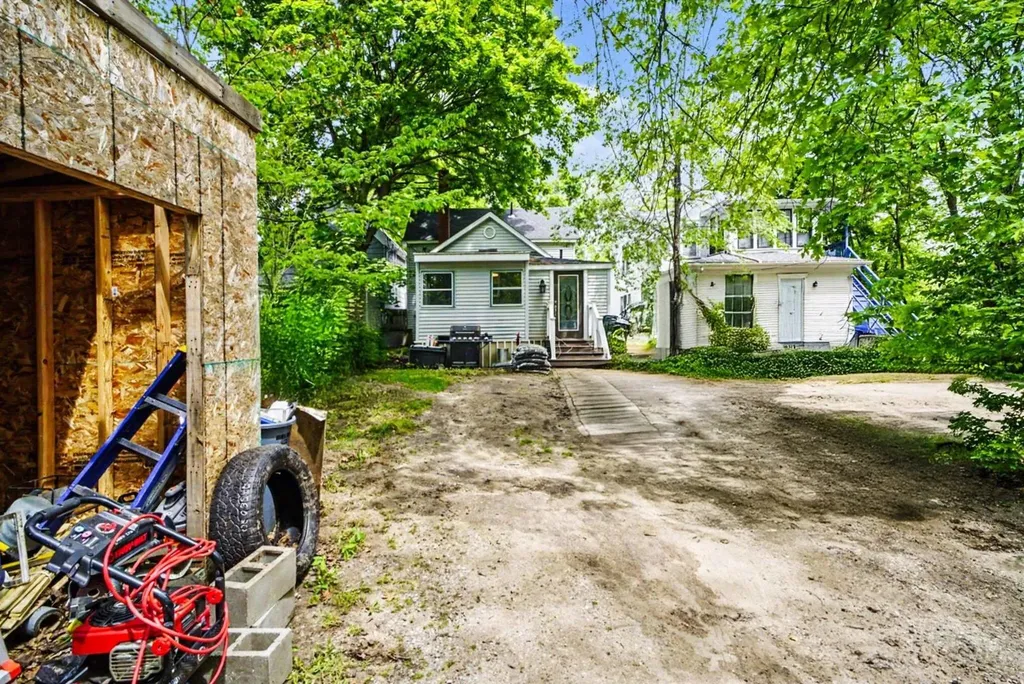 1120 Michigan Avenue St. Joseph City MI 49085