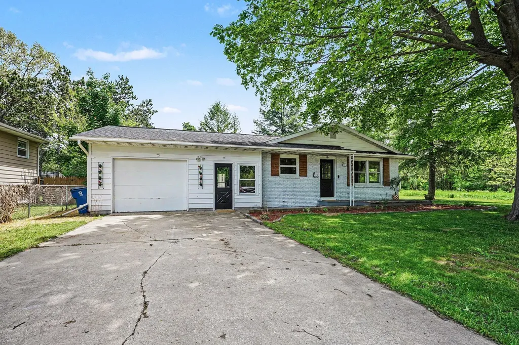 402 Charles Street Paw Paw Village MI 49079