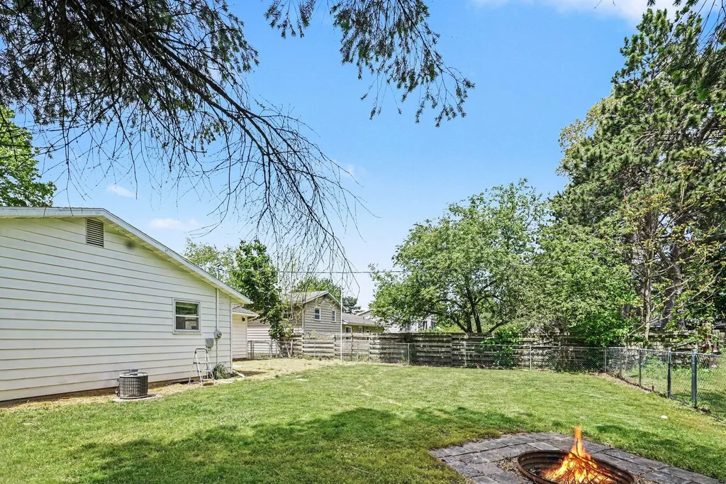 402 Charles Street Paw Paw Village MI 49079