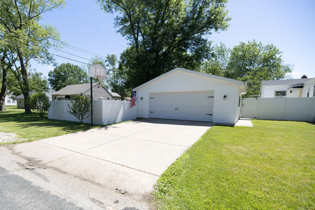 170 Floral Drive Battle Creek City MI 49015
