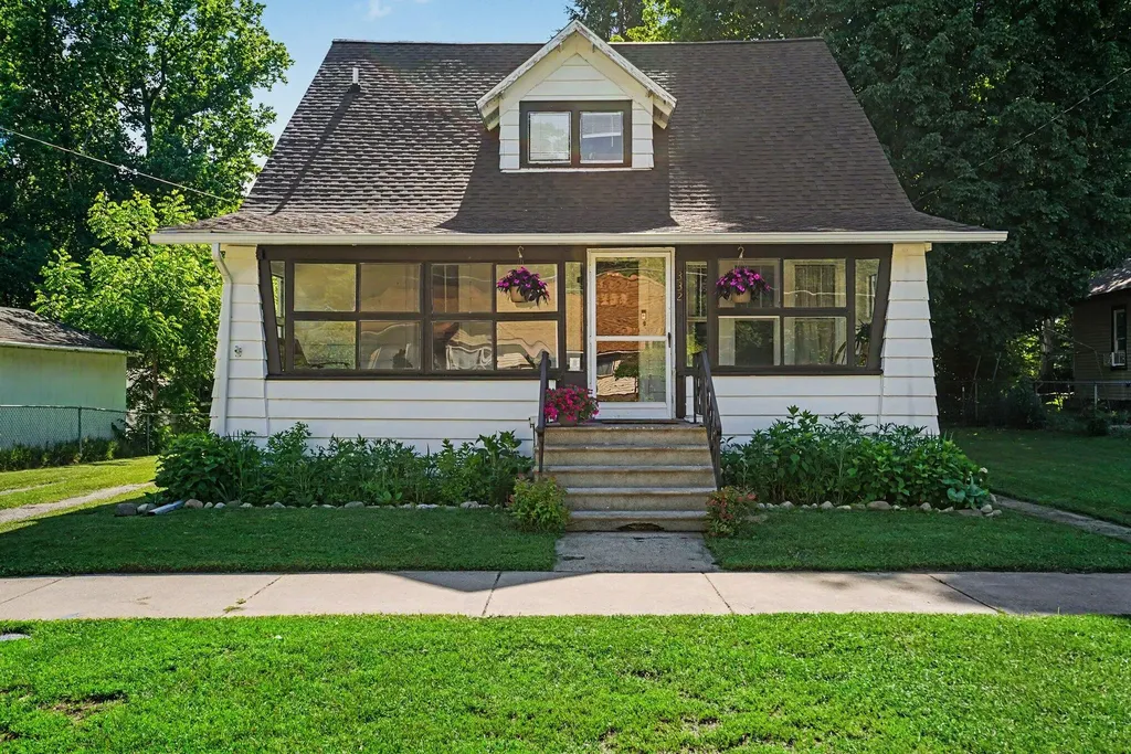 332 High View Street Watervliet City MI 49098