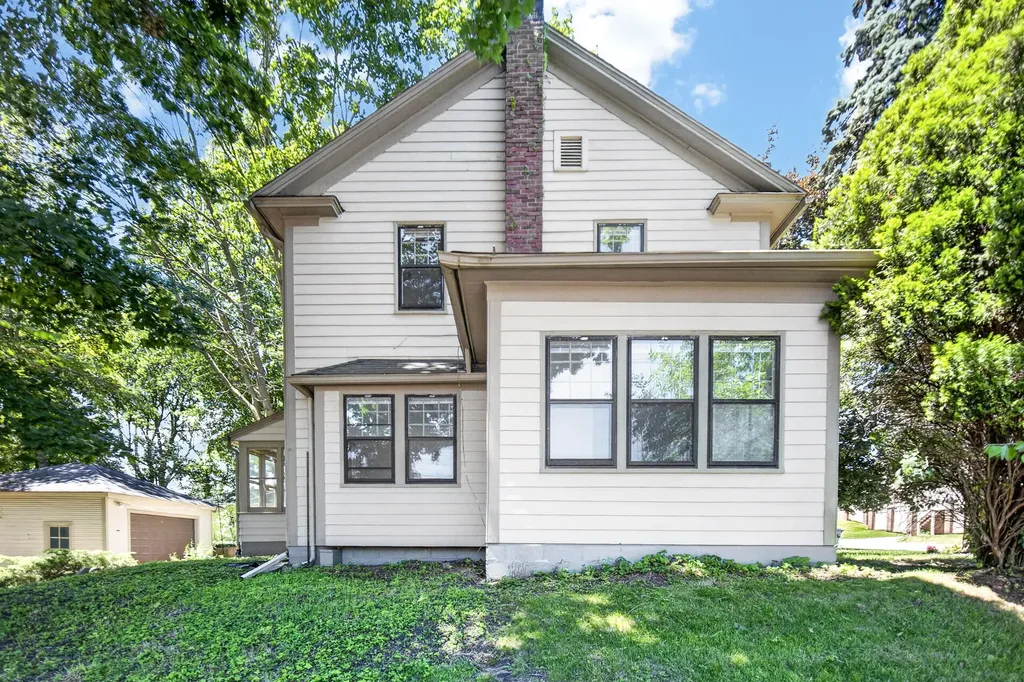 1927 Whites Road Kalamazoo City MI 49008