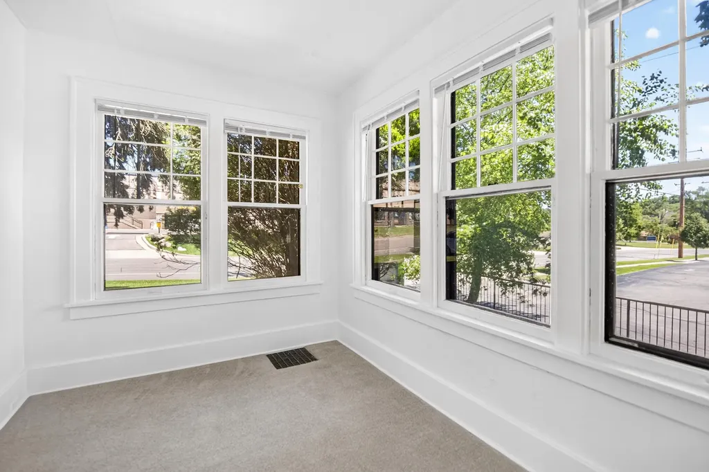 1927 Whites Road Kalamazoo City MI 49008