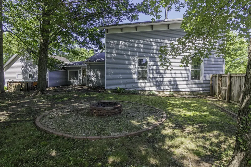 506 E 2nd Street Antwerp Township MI 49065