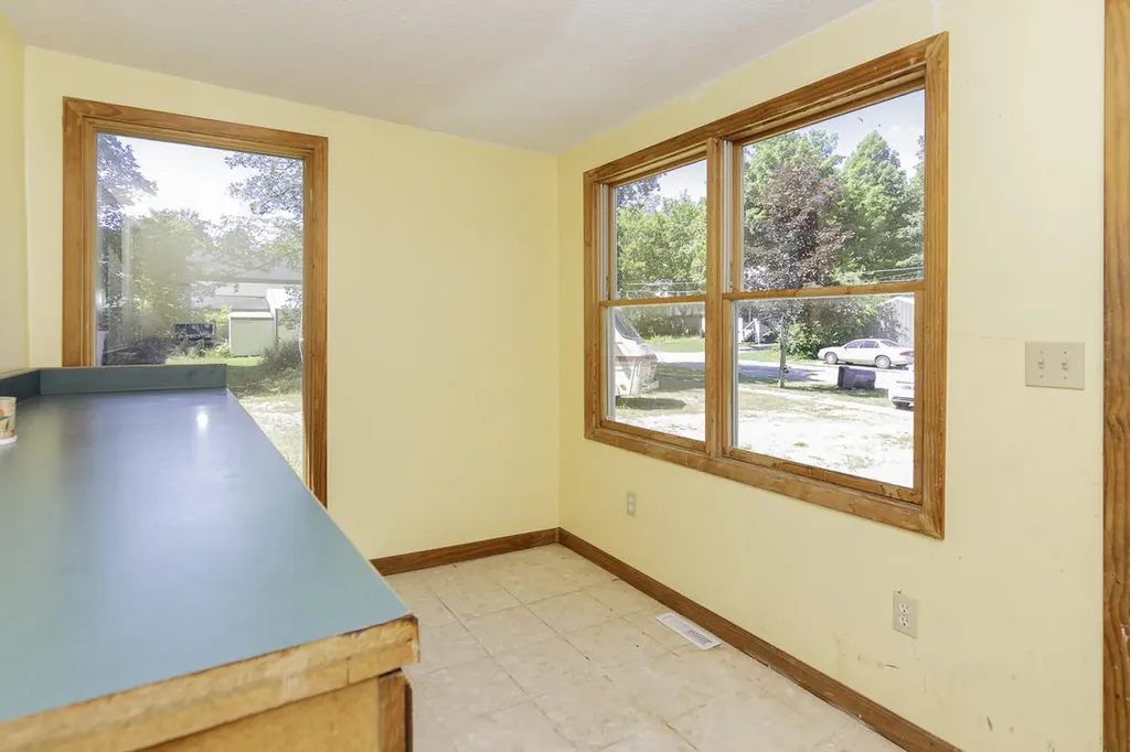 506 E 2nd Street Antwerp Township MI 49065