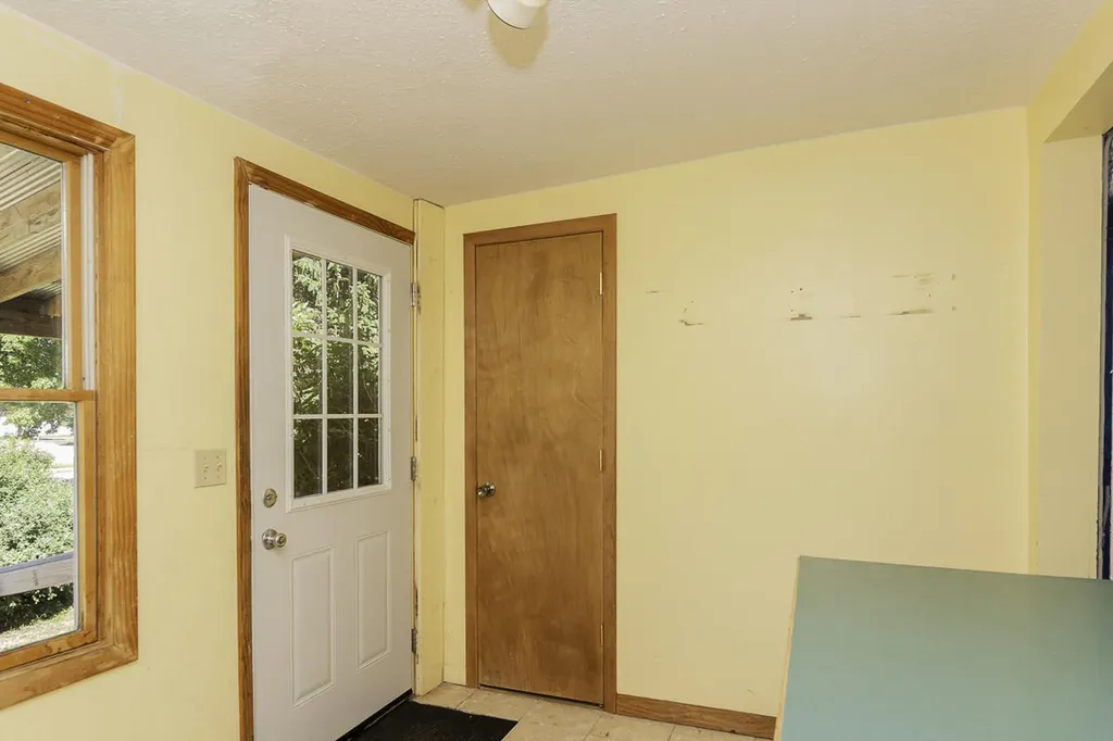 506 E 2nd Street Antwerp Township MI 49065