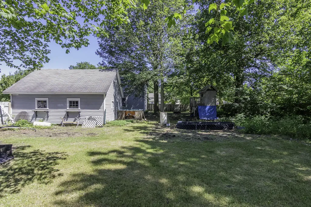 506 E 2nd Street Antwerp Township MI 49065