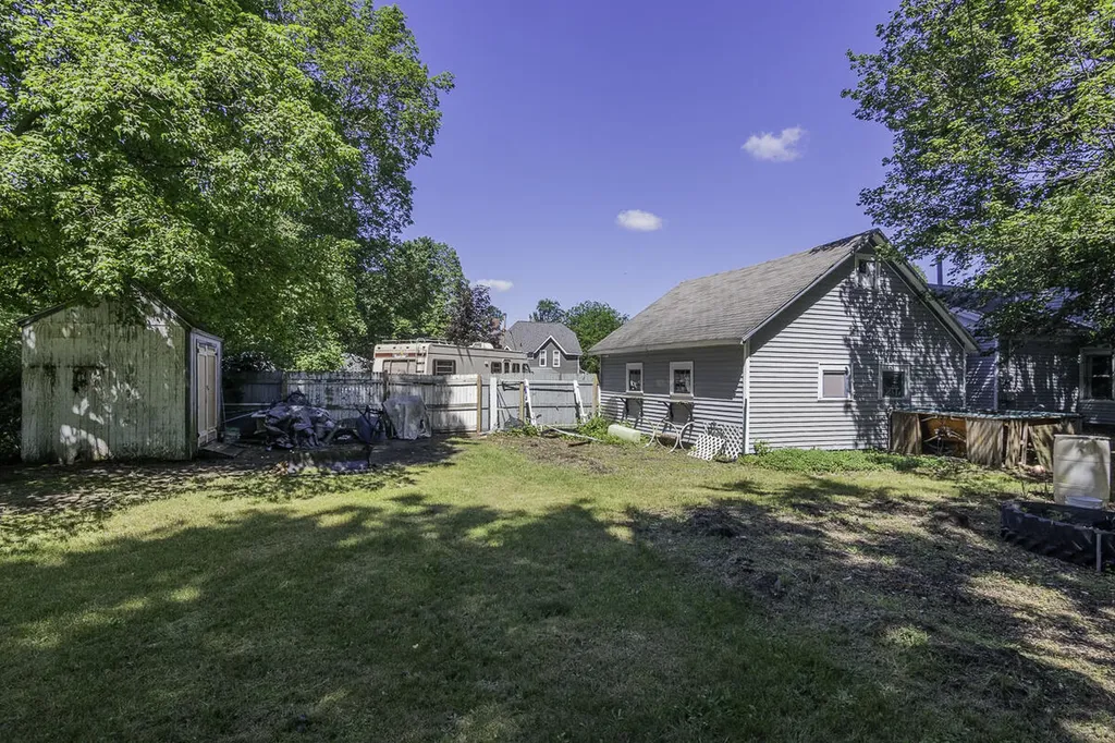506 E 2nd Street Antwerp Township MI 49065