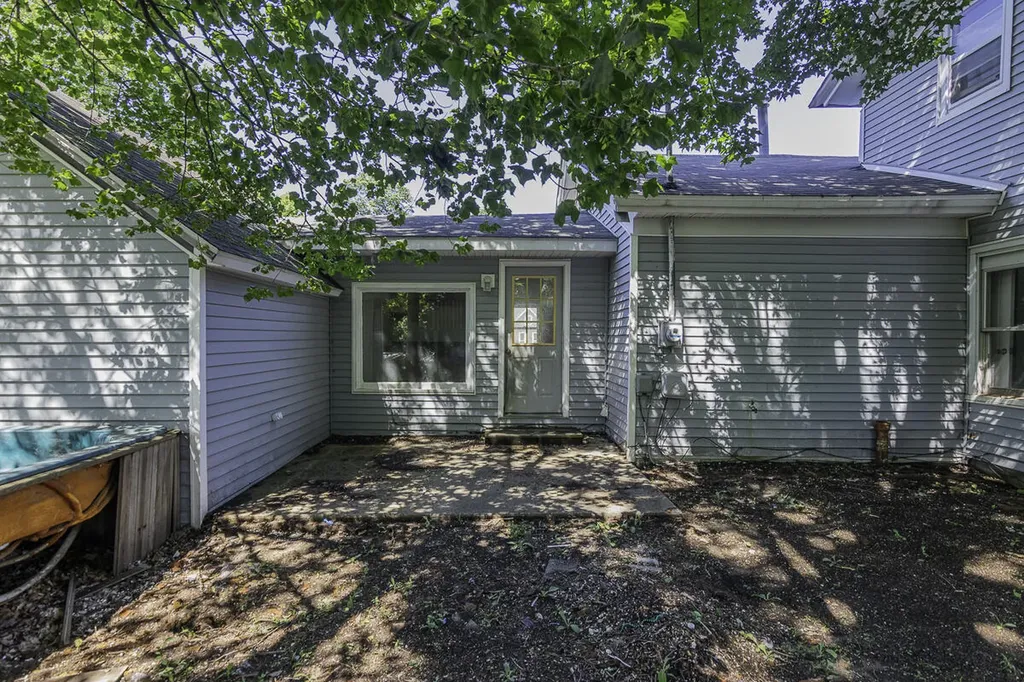 506 E 2nd Street Antwerp Township MI 49065