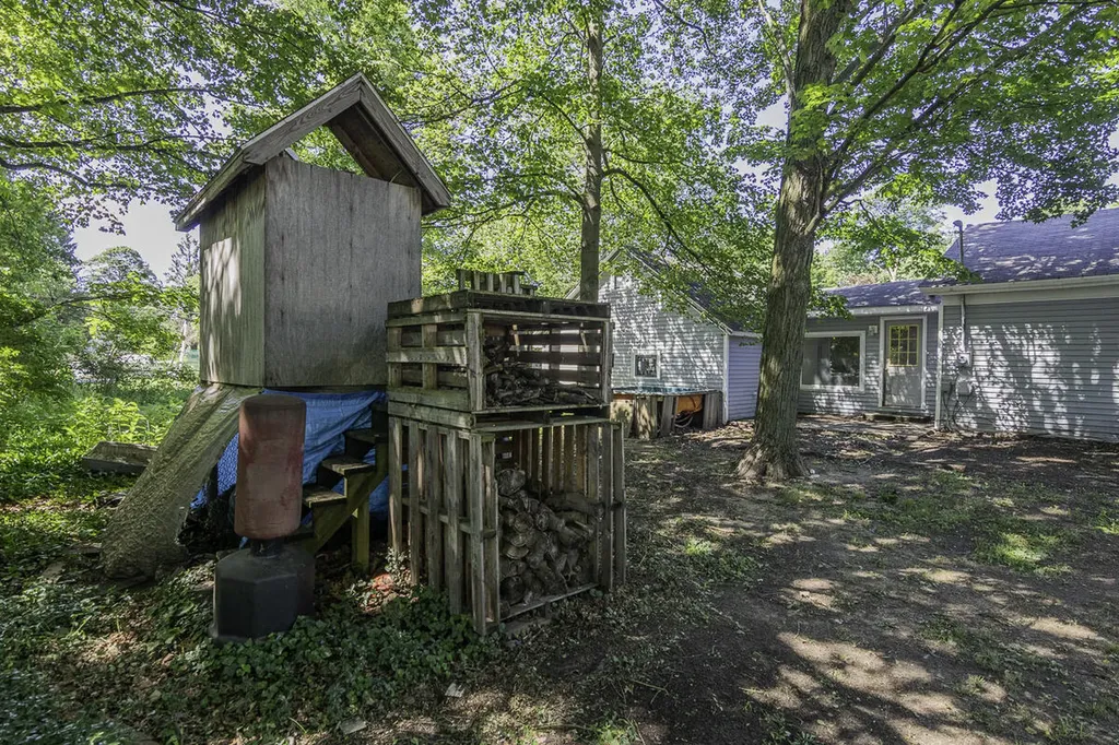 506 E 2nd Street Antwerp Township MI 49065