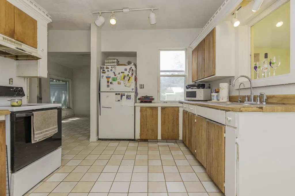 506 E 2nd Street Antwerp Township MI 49065