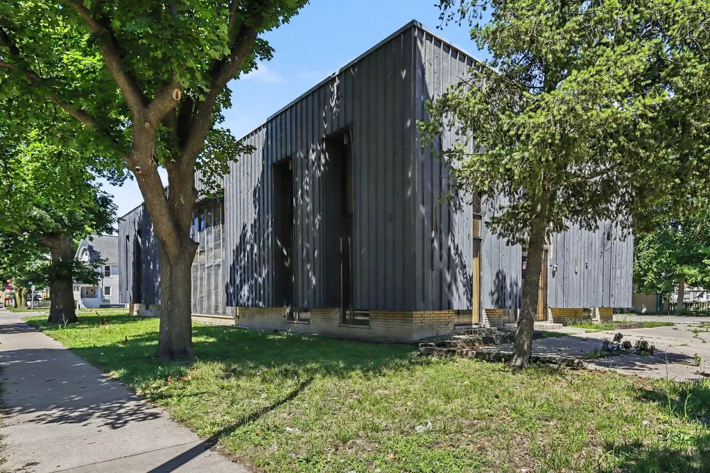 1511 Portage Street Kalamazoo City MI 49001