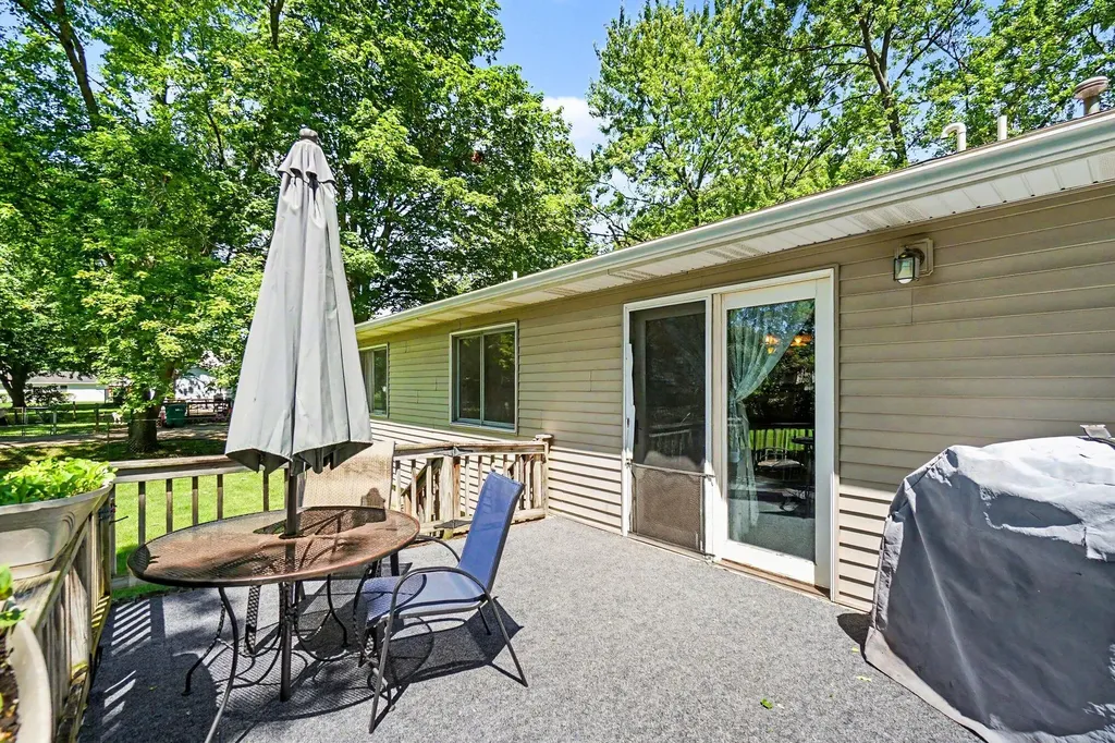 202 E Vermont Avenue White Pigeon Village MI 49099