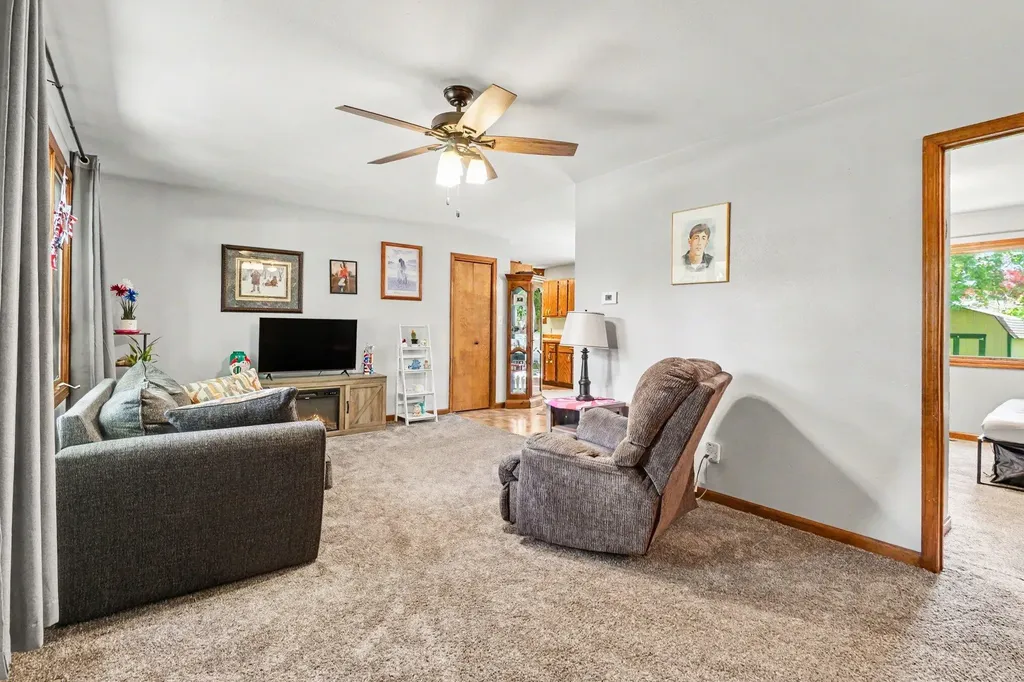 202 E Vermont Avenue White Pigeon Village MI 49099