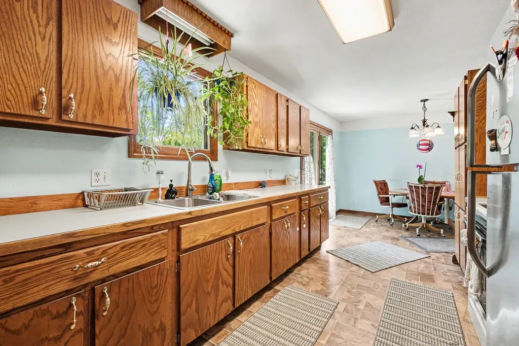 202 E Vermont Avenue White Pigeon Village MI 49099