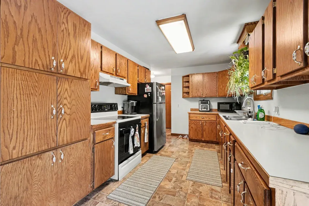 202 E Vermont Avenue White Pigeon Village MI 49099