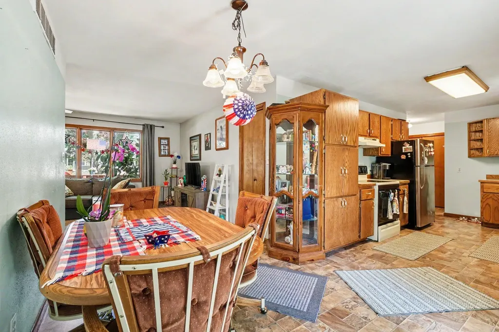 202 E Vermont Avenue White Pigeon Village MI 49099