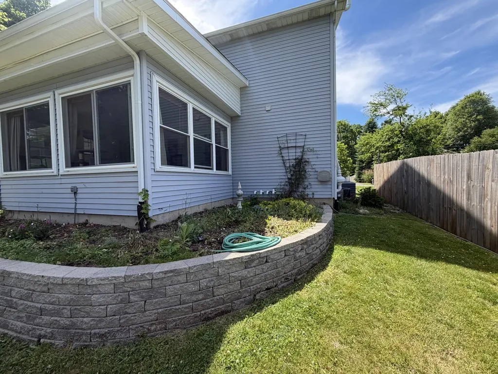 334 N Grand Street Marshall City MI 49068