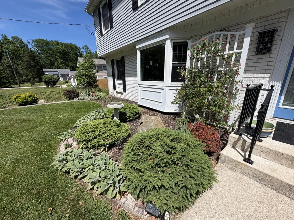 334 N Grand Street Marshall City MI 49068