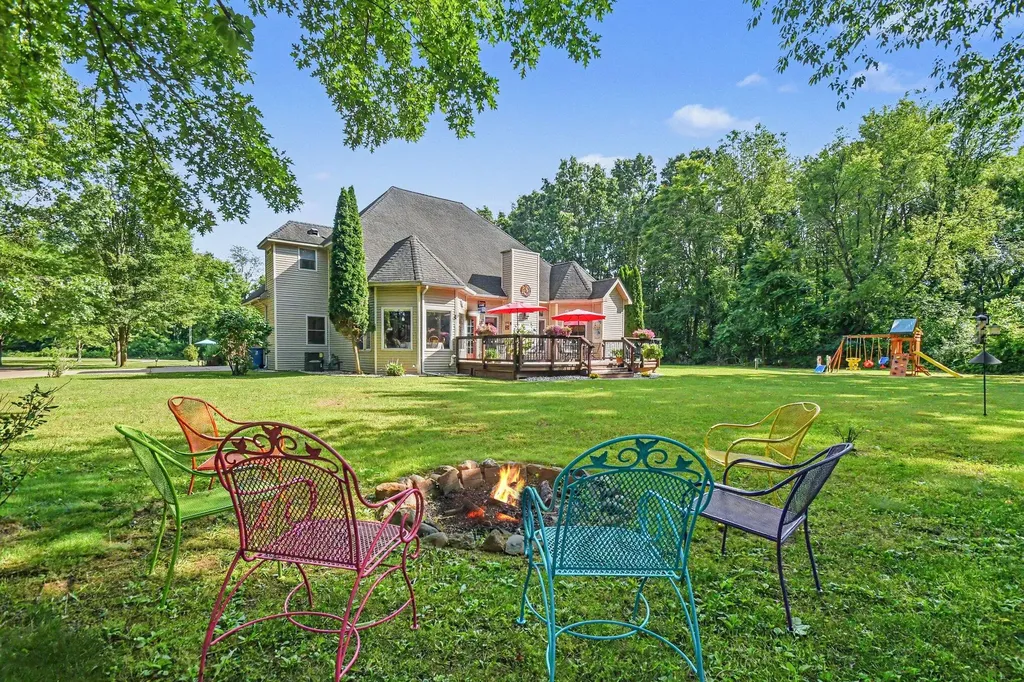 3297 W Front Street Buchanan Township MI 49107
