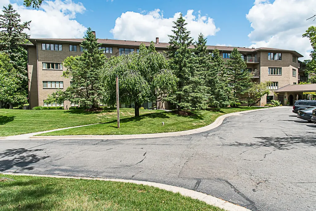 4040 Greenleaf Circle Kalamazoo City MI 49008