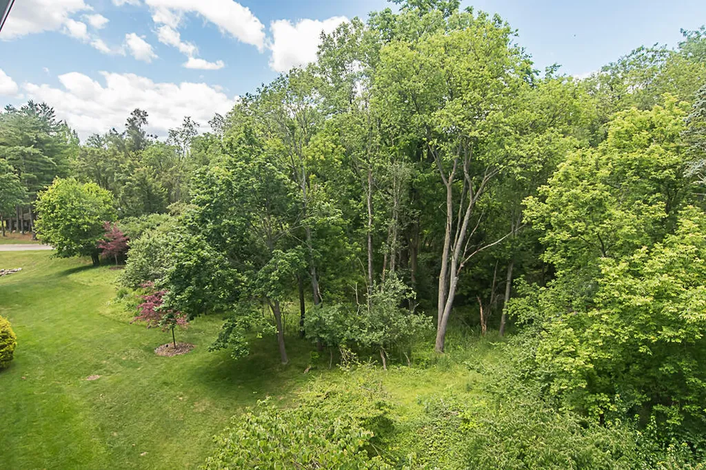 4040 Greenleaf Circle Kalamazoo City MI 49008
