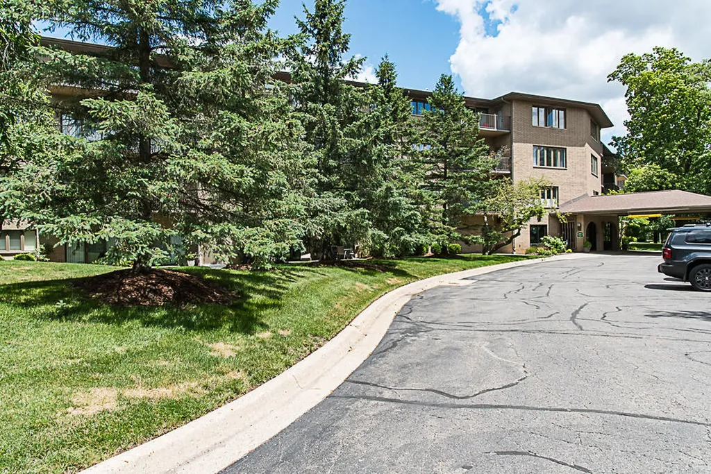 4040 Greenleaf Circle Kalamazoo City MI 49008