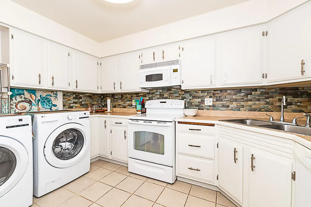 4040 Greenleaf Circle Kalamazoo City MI 49008