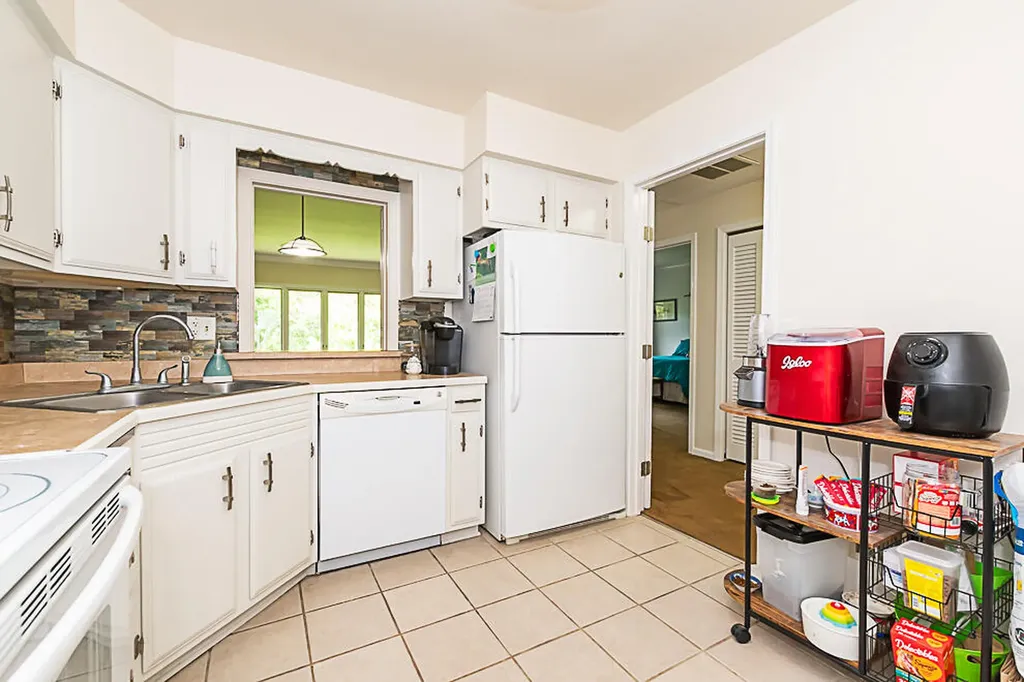 4040 Greenleaf Circle Kalamazoo City MI 49008