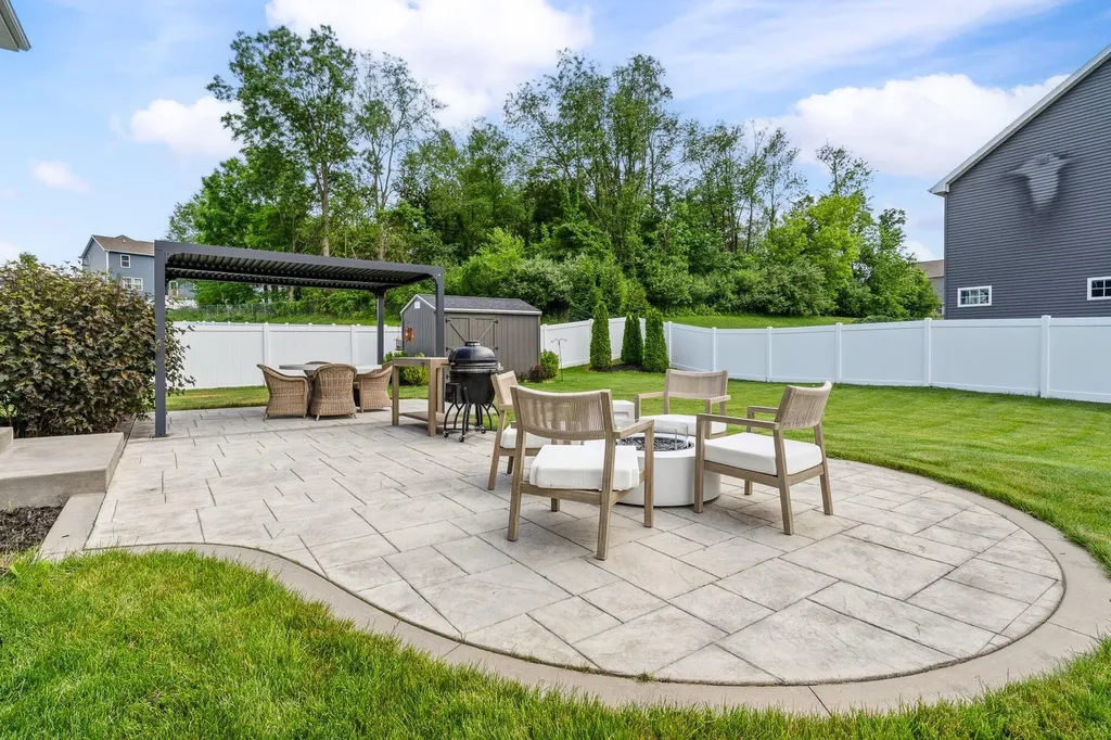 3701 Taunton Trail Portage City MI 49024