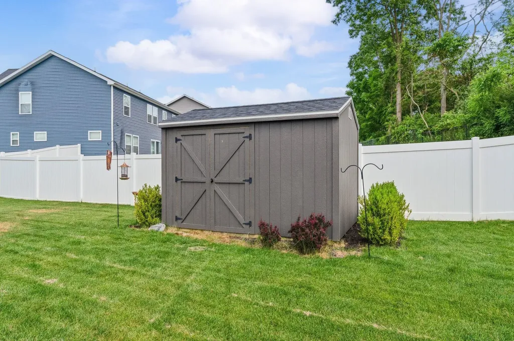 3701 Taunton Trail Portage City MI 49024