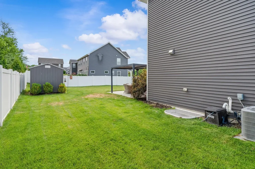 3701 Taunton Trail Portage City MI 49024