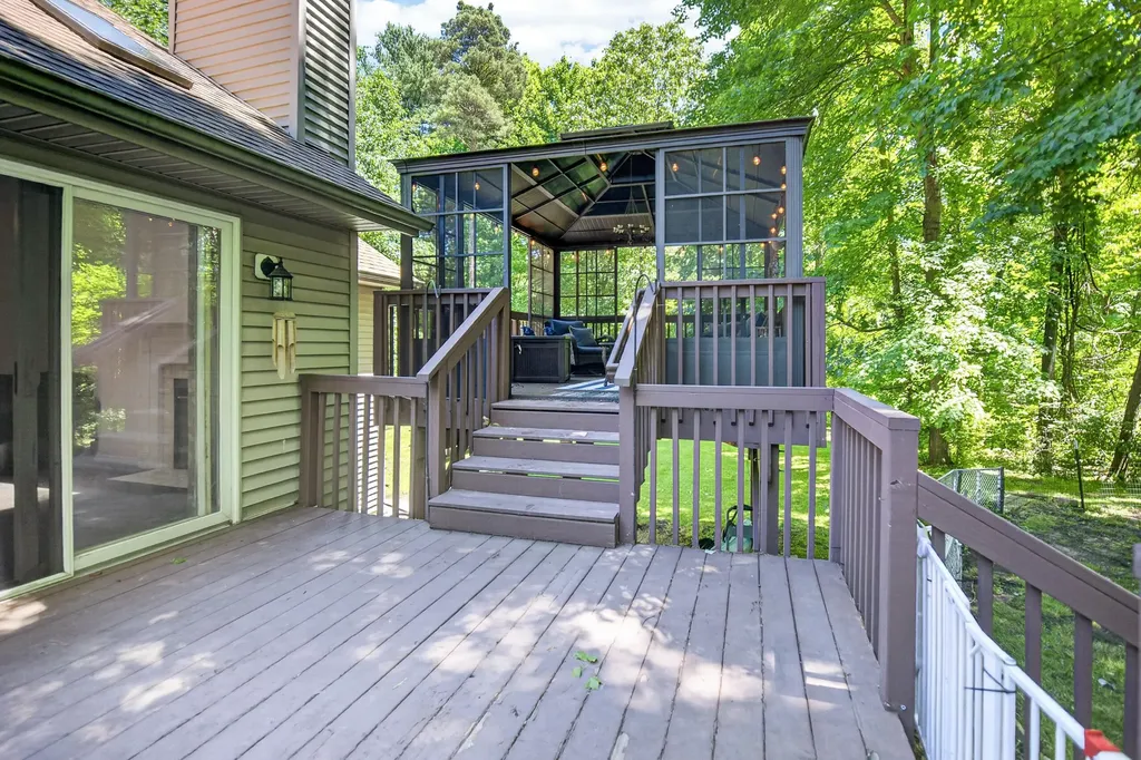 16 Christian Road Emmett Charter Township MI 49014