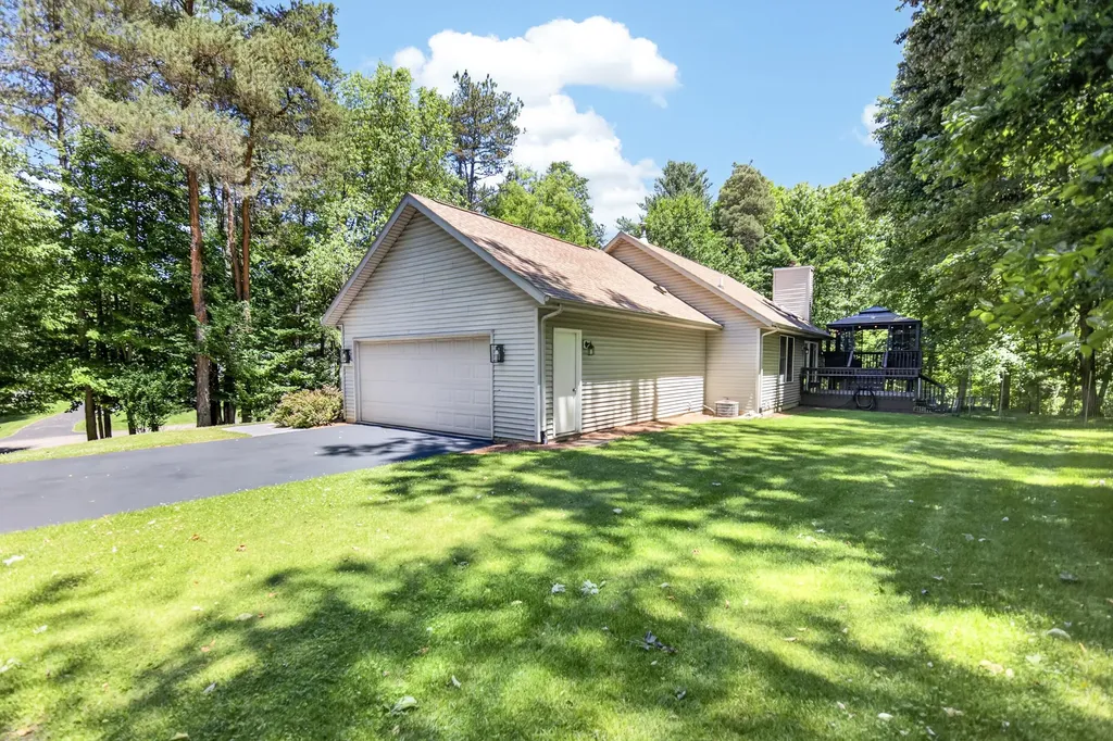 16 Christian Road Emmett Charter Township MI 49014