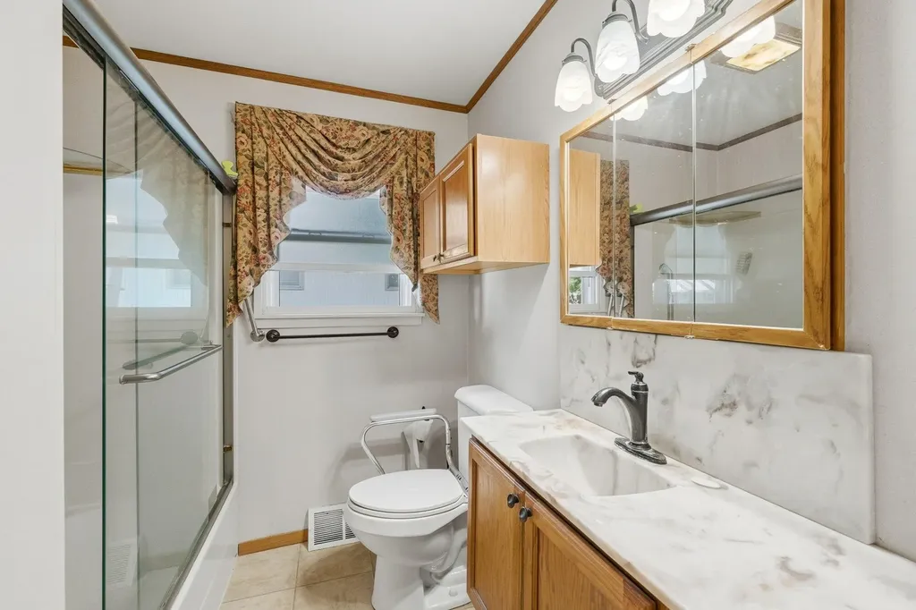 1343 Calhoun Street Kalamazoo Charter Township MI 49006