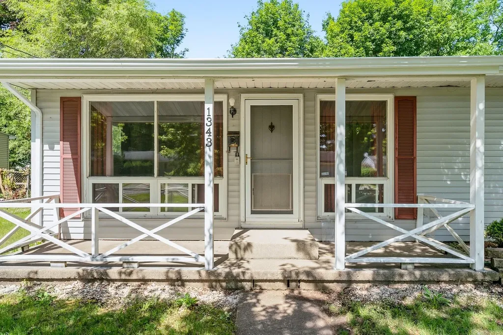 1343 Calhoun Street Kalamazoo Charter Township MI 49006
