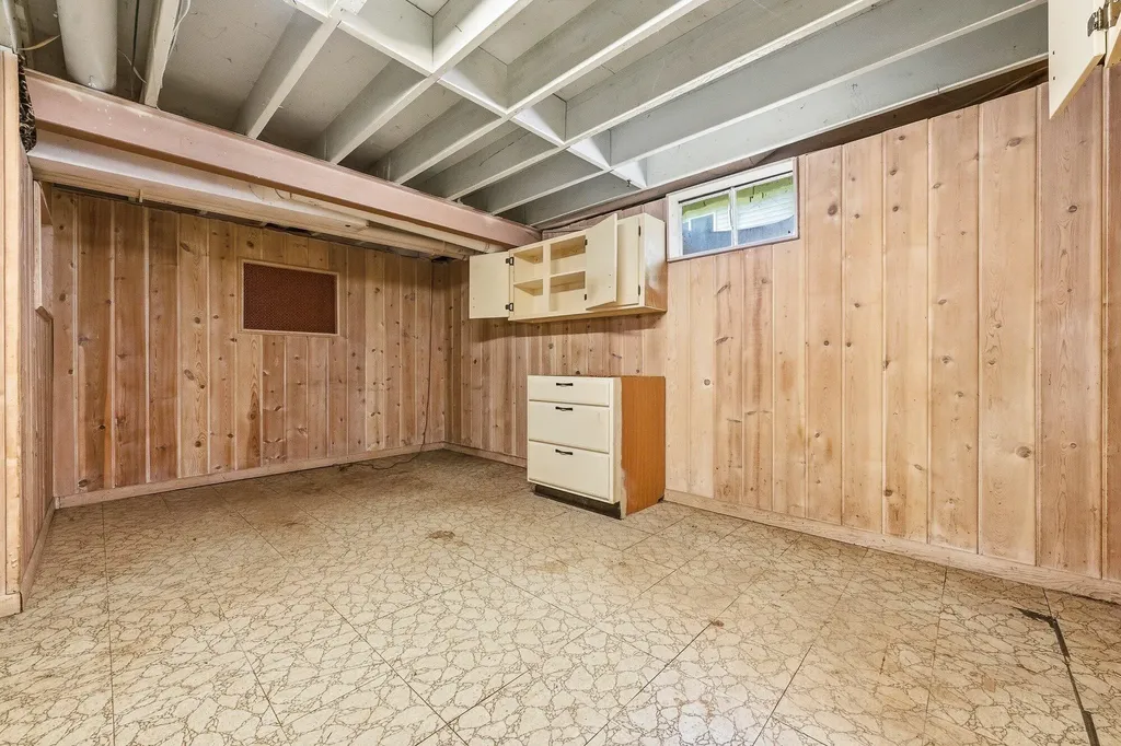 1343 Calhoun Street Kalamazoo Charter Township MI 49006