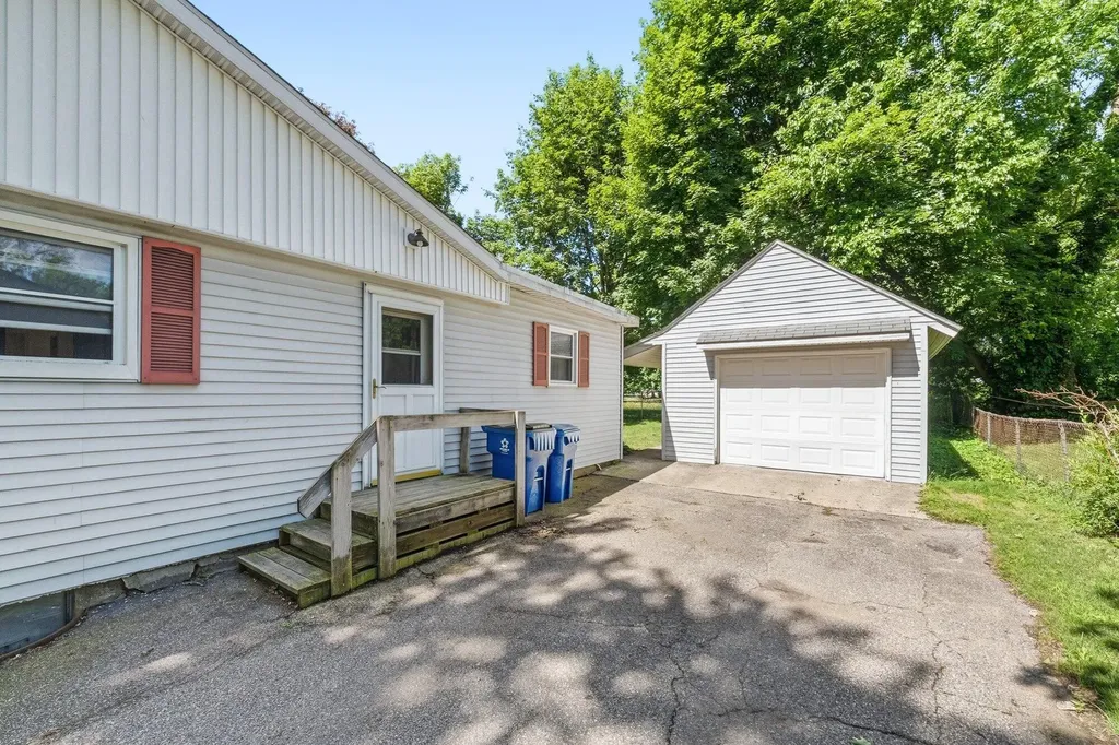 1343 Calhoun Street Kalamazoo Charter Township MI 49006