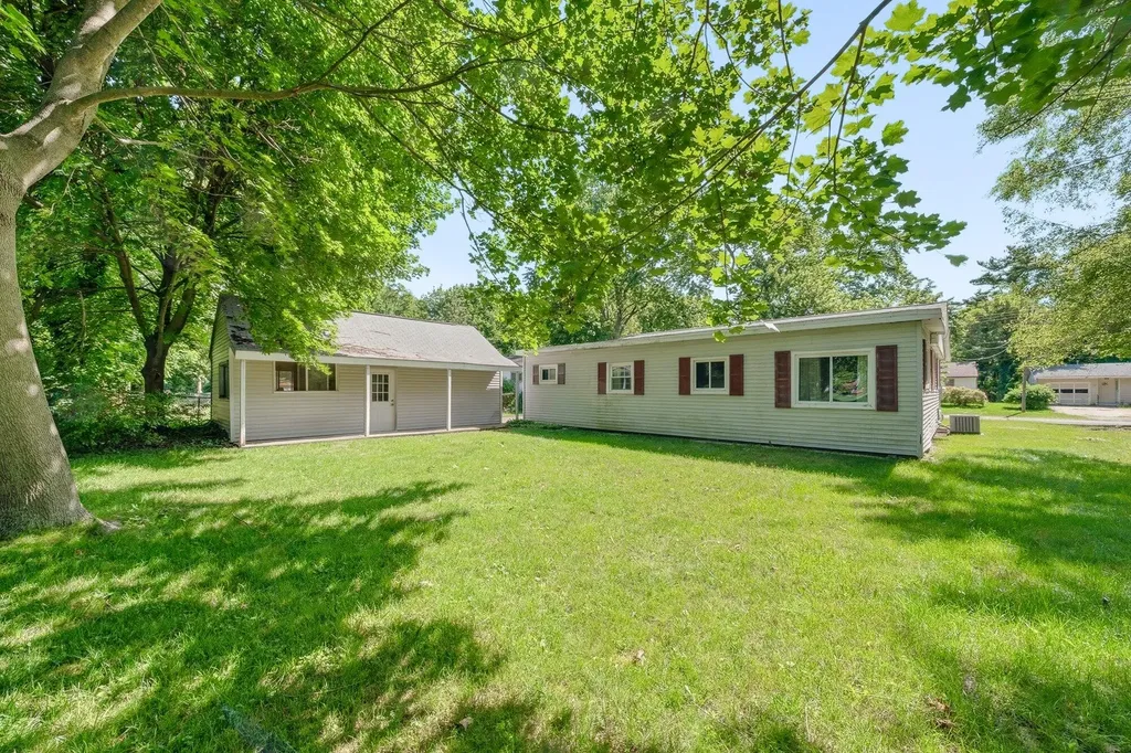 1343 Calhoun Street Kalamazoo Charter Township MI 49006