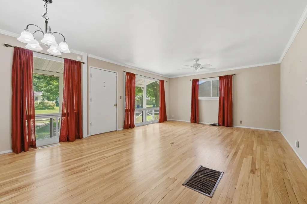 1343 Calhoun Street Kalamazoo Charter Township MI 49006
