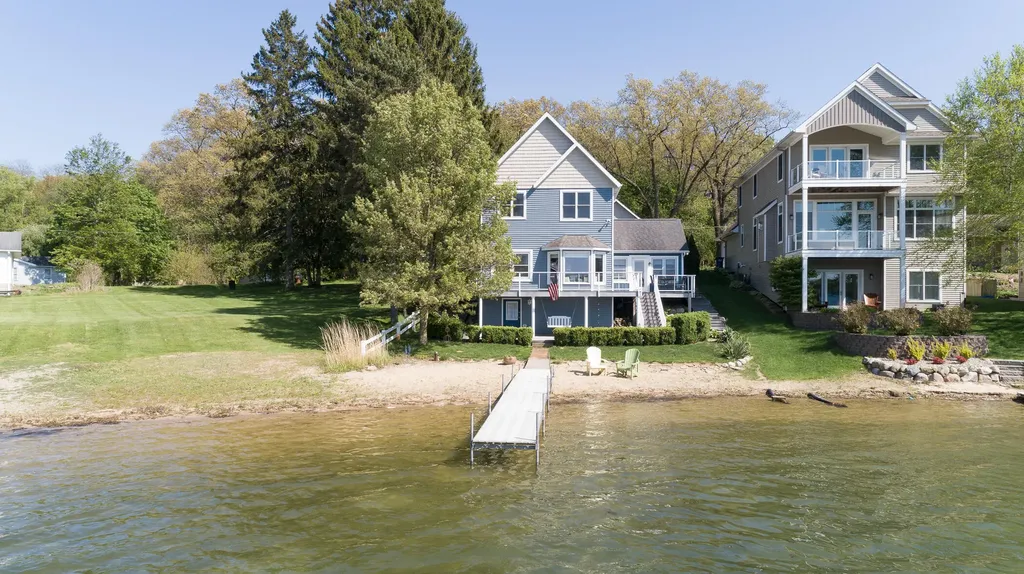 1401 E Crooked Lake Drive Texas Charter Township MI 49009