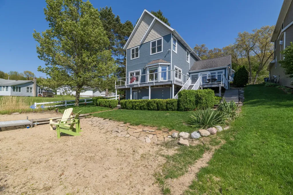 1401 E Crooked Lake Drive Texas Charter Township MI 49009