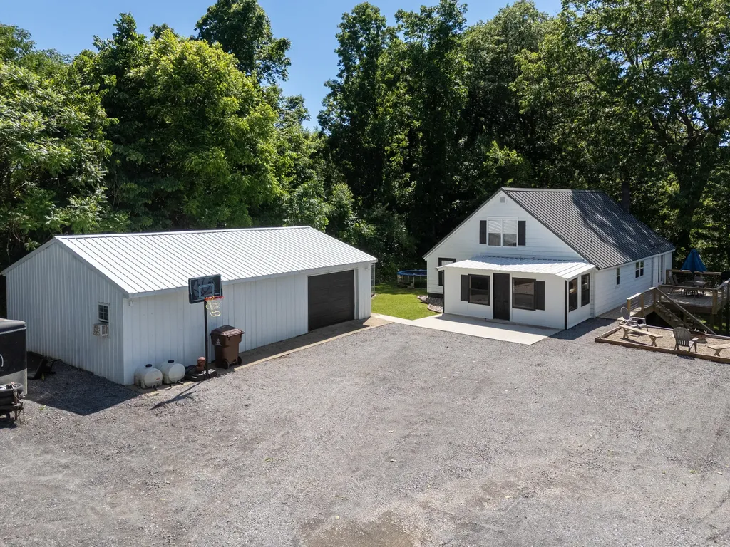 6973 Ackers Point Drive Hope Township MI 49046