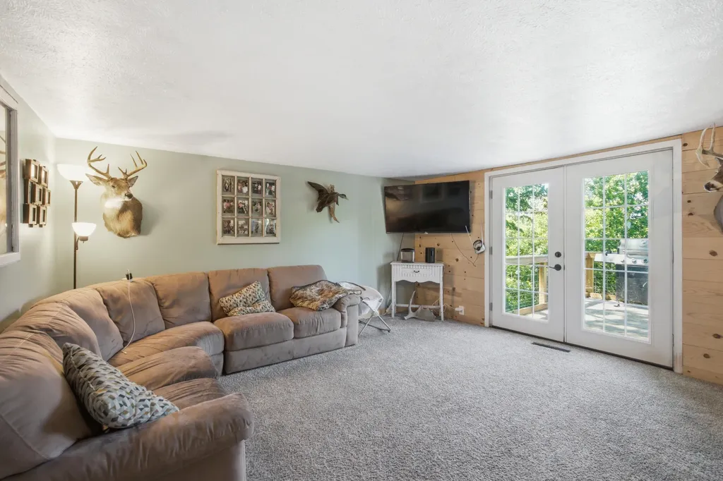6973 Ackers Point Drive Hope Township MI 49046